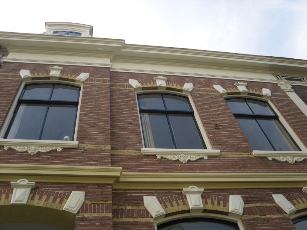 Buiten- en binnenschilderwerk aan de Parklaan te Haarlem